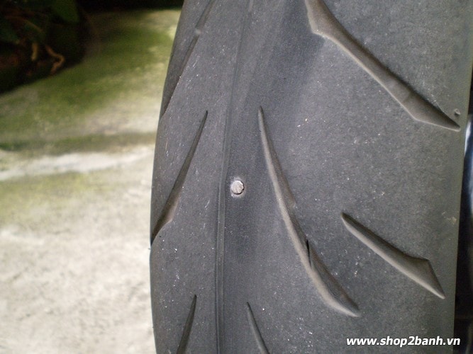 Hướng dẫn cách vá vỏ xe không ruột - 1
