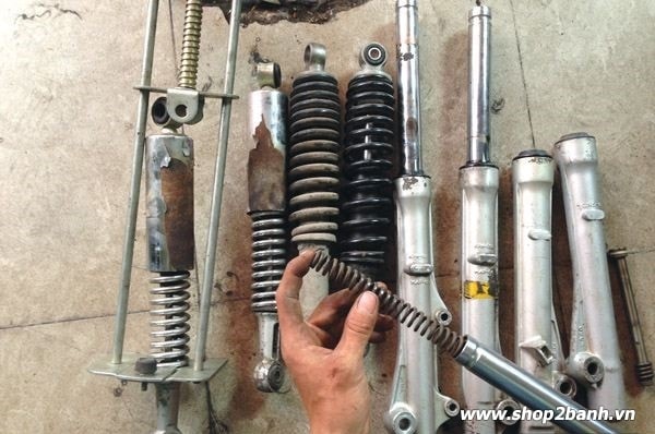 Phuộc nhún xe máy với những hư hỏng thường gặp và cách khắc phục - 3