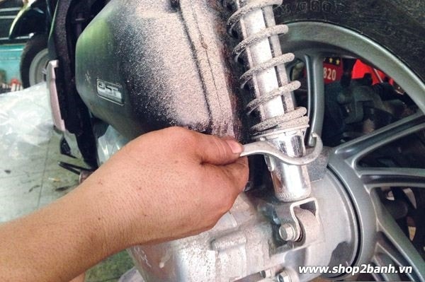Phuộc nhún xe máy với những hư hỏng thường gặp và cách khắc phục - 2