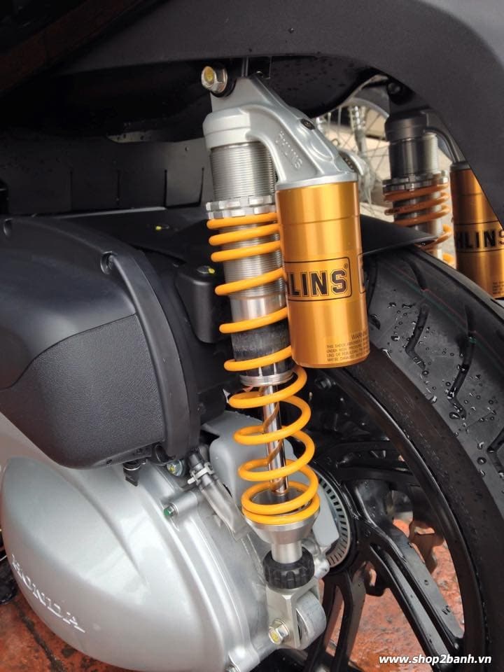 Honda sh300i độ đồ chơi khủng tại sài thành - 8