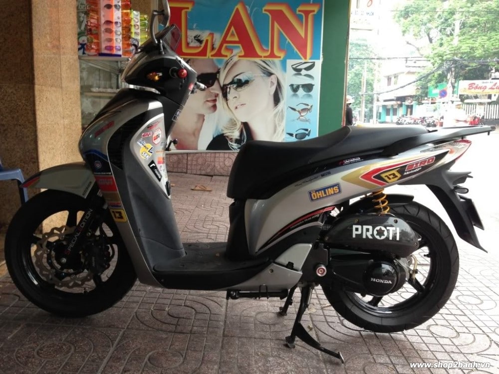 Honda sh độ kiểng full đồ chơi nổi bật tại sài gòn - 2