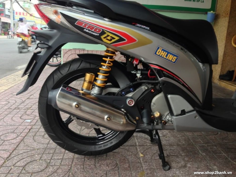 Honda sh độ kiểng full đồ chơi nổi bật tại sài gòn - 3