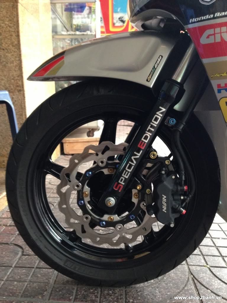 Honda sh độ kiểng full đồ chơi nổi bật tại sài gòn - 6