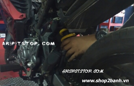 Phuộc sau exciter 150 gắn lên ex135 có được không - 2
