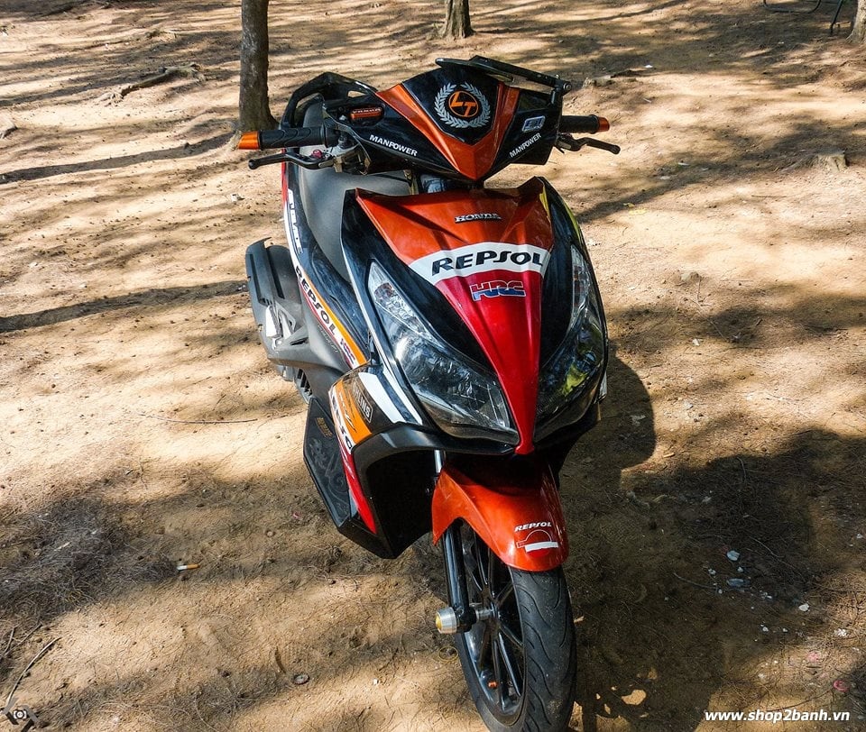 Lên full đồ chơi air blade 125 với phong cách repsol - 2