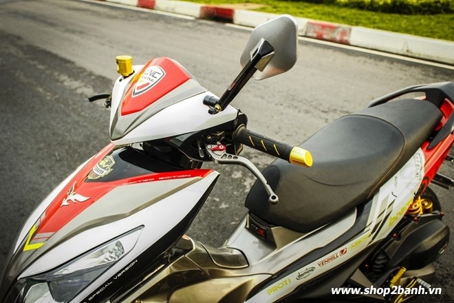 Air blade độ full đồ chơi mang phong cách độc đáo - 2