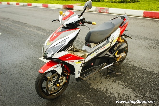 Air blade độ full đồ chơi mang phong cách độc đáo - 6