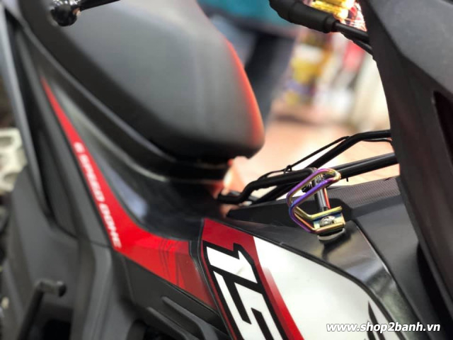 Móc treo đồ titan - 3