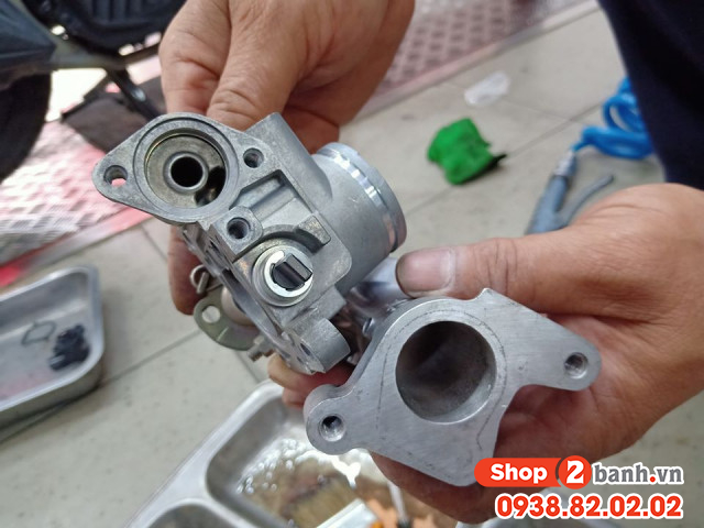 Vệ sinh họng xăng xe nmax 155 giá bao nhiêu  - 4