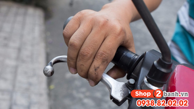 Cách đi xe máy số an toàn bền bỉ - 2