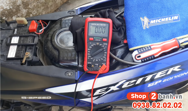 Khi nào cần thay bình ắc quy xe exciter 150 và giá bao nhiêu - 1