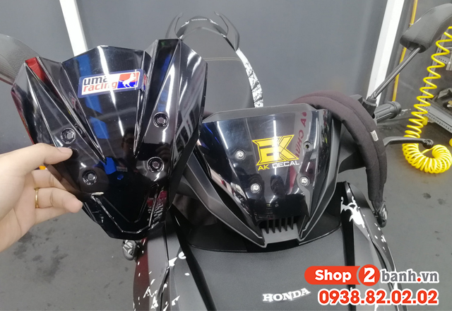 Tổng hợp kính chắn gió ốp đầu cho xe máy bán chạy tại shop2banh - 1