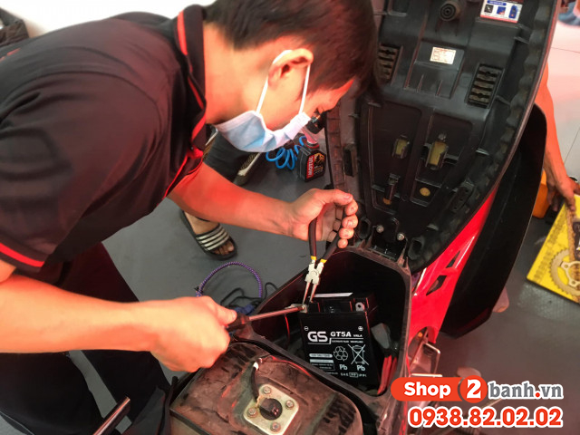 Thay bình ắc quy xe máy uy tín tại tphcm - 2