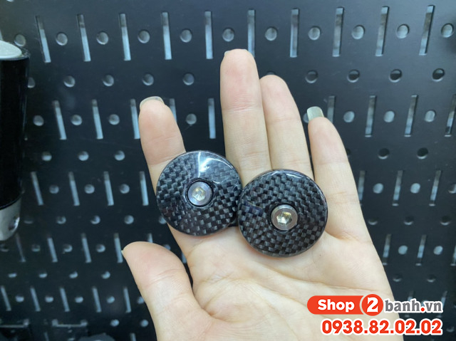 Nút che kính chân kính carbon - 3