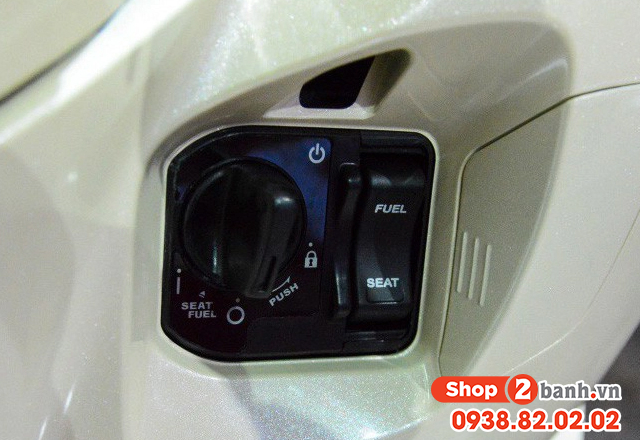 Honda vision quên tắt khóa smartkey xe hết bình phải làm sao - 4