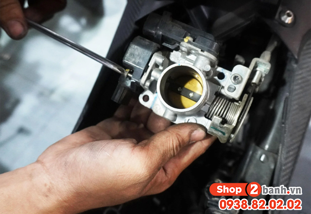 Xe bị tắt máy khi giảm ga nguyên nhân và cách xử lí - 2