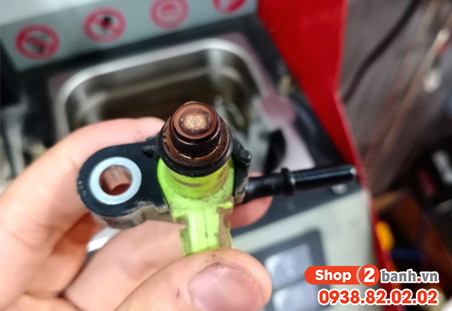 Xe máy bị hụt hơi khi tăng tốc nguyên nhân và cách xử lí - 2