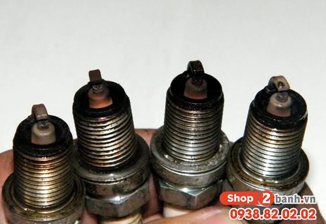 Bugi xe máy bị đen nguyên nhân và cách xử lý - 2