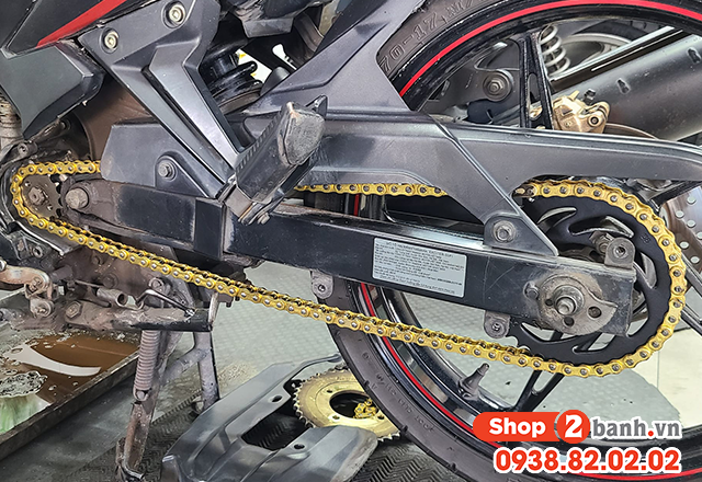 Kinh nghiệm lái xe máy an toàn trong nội thành giờ cao điểm - 4