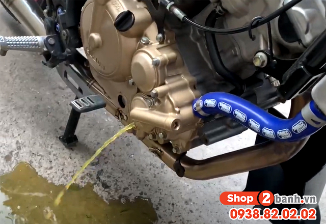 Vệ sinh két nước và thay nước làm mát xe suzuki satria 150 - 4