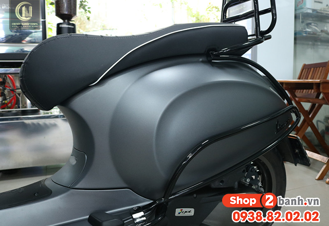 Có nên gắn khung inox bảo vệ xe vespa không - 3