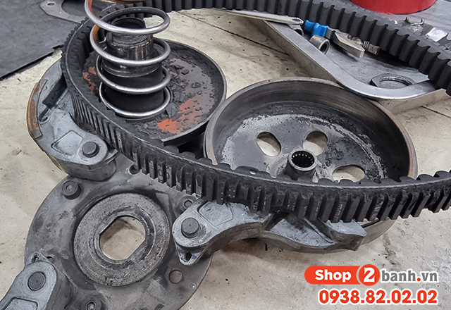 Tiếng kêu dây curoa vario 160 khắc phục như thế nào - 3