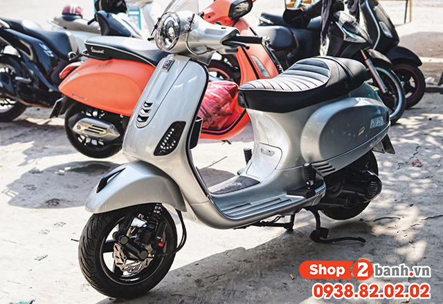 Bình ắc quy xe vespa lx nằm ở đâu cách thay bình acquy vespa lx - 1