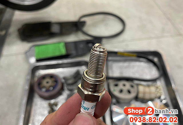 Thay bugi iridium cho xe sh ý giá bao nhiêu tiền - 2