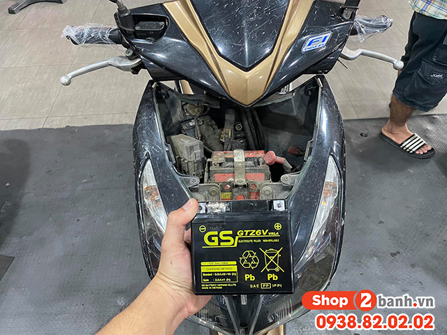 Thay bình ắc quy xe máy hết bao nhiêu tiền loại nào tốt - 2