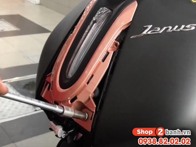 Bình ắc quy xe janus nằm ở đâu cách thay bình acquy yamaha janus - 3