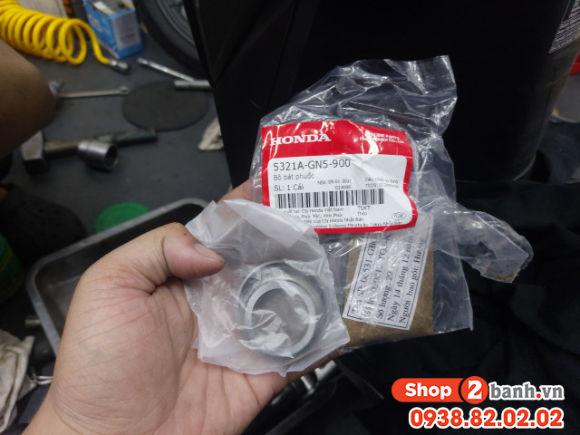 Thay chén cổ xe pcx - 1