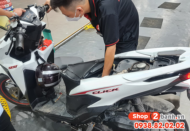 Thay bugi iridium cho xe click 125i-160i giá bao nhiêu tiền  - 1
