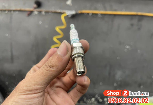 Thay bugi iridium cho xe future fi giá bao nhiêu tiền - 1