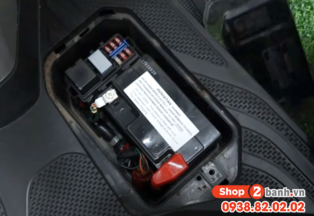 Bình xe scoopy nằm ở đâu cách thay ắc quy honda scoopy 110 - 2