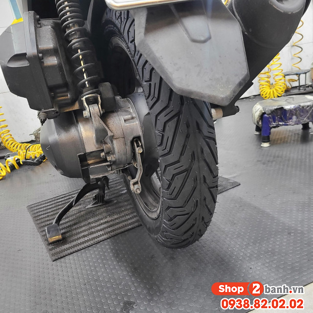 Vỏ deli urban grip cho xe airblade có bám đường tốt không  - 2