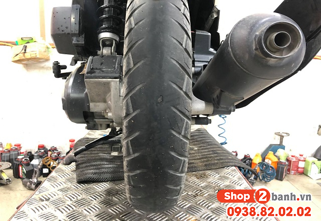 Lốp xe exciter 150 - 155 có vết nứt phải làm sao cách xử lý như thế nào - 2