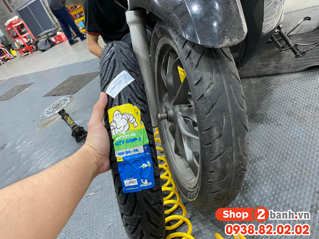 Lốp xe nmax 155 có vết nứt phải làm sao thay lốp mới bao nhiêu tiền - 2