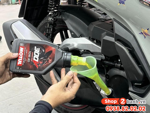 Nhớt motul 300v racingroad 10w40 1l - 5