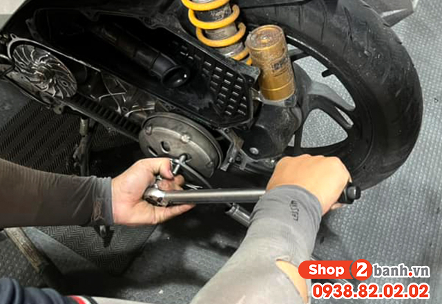 Bên trong nồi sau xe nmax 155 dính nhớt nguyên nhân và cách khắc phục - 4