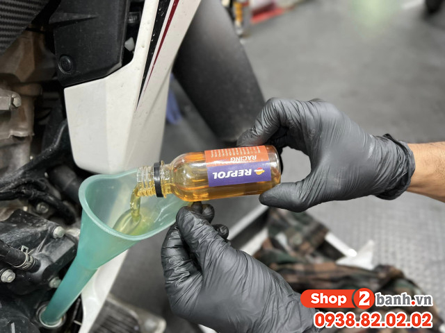 Nhớt chiết lẻ repsol racing 10w40 100ml - 4