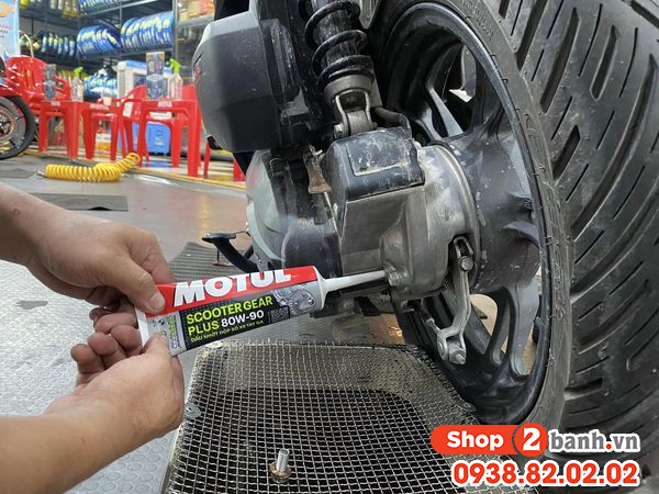 Nhớt xe gear 125 hybrid có mấy loại thời gian thay dầu như thế nào - 5