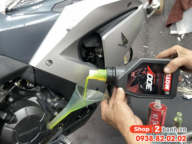 Nhớt motul 300v racingroad 10w40 1l - 6
