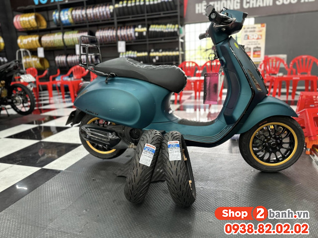 Thay vỏ maxxis ct1 cho vespa sprint có bám đường tốt không  - 2