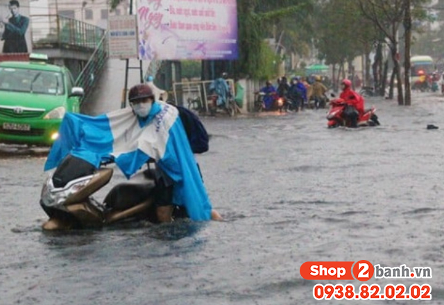 Xe ga ngập nước có cần phải thay dầu nhớt không - 1