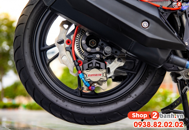 Bánh sau xe máy bị nóng là do đâu - 2