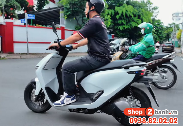 Cách sử dụng xe máy điện honda cuv e cho người mới bắt đầu - 2