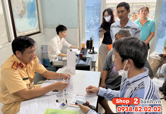 Xe máy đã bán nhưng chủ cũ vẫn nhận phạt nguội thì phải làm sao - 2