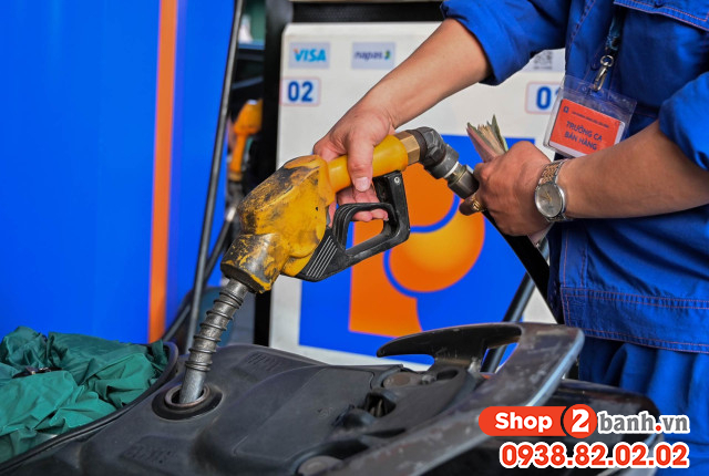 Xe máy còn xăng 95 có cần đi cạn trước khi đổ xăng e10 - 2