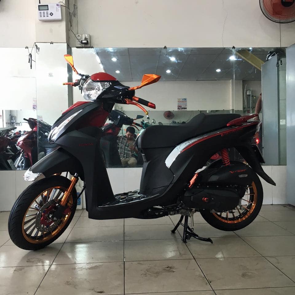 Honda Vision độ nhiều đồ chơi khủng tại Sài Thành