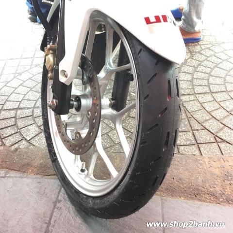 32Win 18 tải app Pilot Moto GP 90/80-17